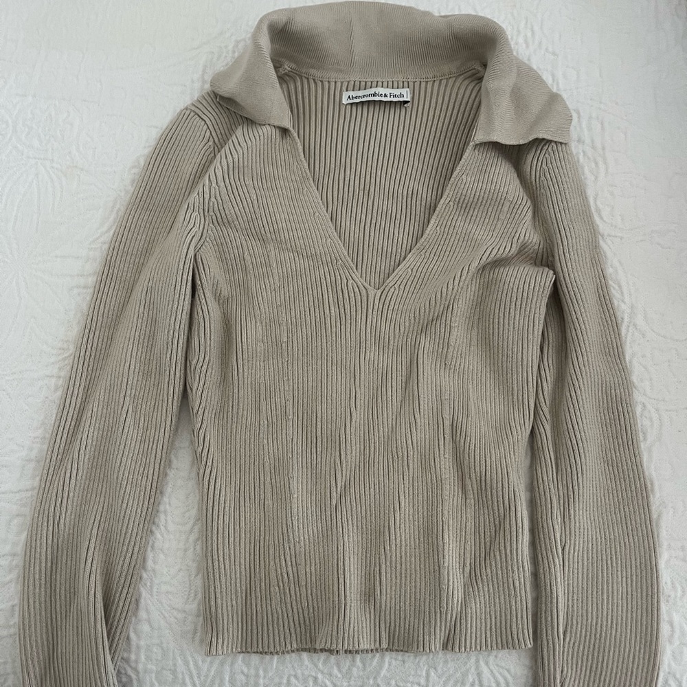 Long sleeve collared crop top